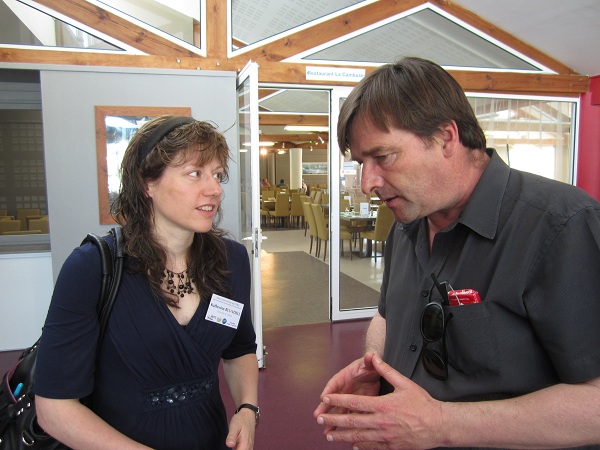 Katherine Blundell, astronome profesionnelle de l'université de Oxford, avec François Teyssier